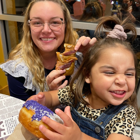 Meet your Posher, Alexis - Picture 1 of 1